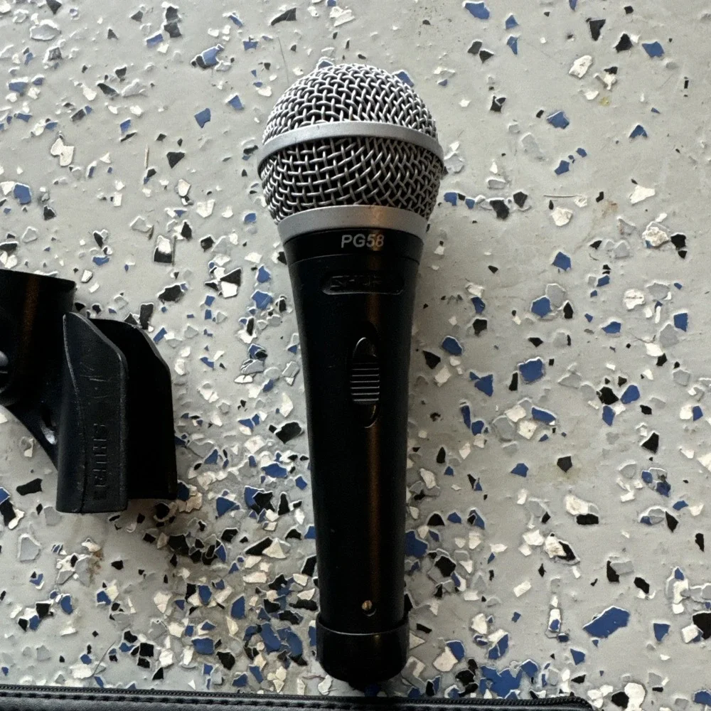Shure BLX2/PG58 Wireless Handheld Microphone - Black (BLX2/PG58=J10) Used